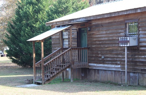 Newberry Cabina | Retiro de cabañas pacíficas a minutos del centro histórico Newberry SC