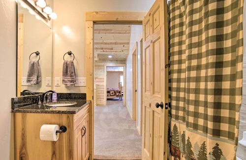 Island Park Cabina | Peaceful Cabin w/ Deck ~ 40 Mi to Yellowstone