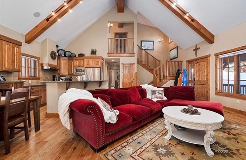 Tamarack Resort Casa | Peaceful Cabin with a hot tub and outdoor fireplace. Ski in ski out property.