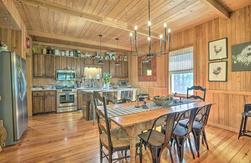 Cairo Casa | Peaceful Cairo Farmhouse w/ Barn & Fire Pit