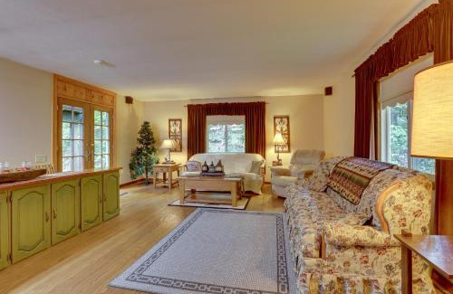 Carrollton Casa | Peaceful Carrollton Retreat with Deck and Fire Pit!