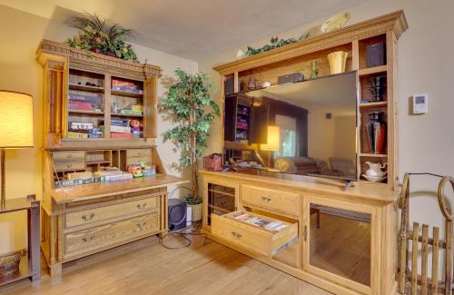 Carrollton Casa | Peaceful Carrollton Retreat with Deck and Fire Pit!