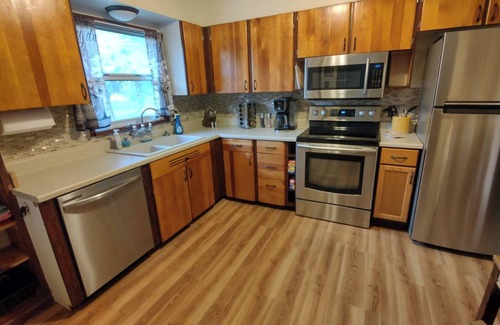 North San Antonio - SAT Casa | Peaceful & central located home with fully equipped kitchen & backyard BBQ oasis