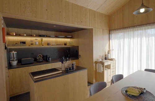 Paredes Chalet De Esquí | Peaceful Chalet Suite in the Heart of Porto Hills!