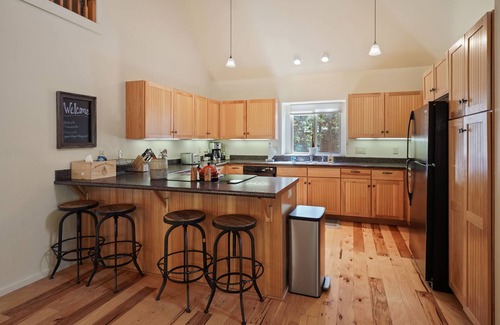 Oregon Water Wonderland Chalet De Esquí | Peaceful chalet with hot tub and fire pit