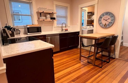 Everett Casa | PEACEFUL CHARM - Humble Luxury minutes from Boston, Beach & Casino