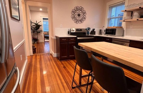 Everett Casa | PEACEFUL CHARM - Humble Luxury minutes from Boston, Beach & Casino