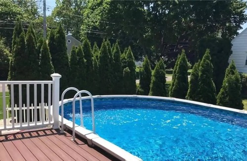 Stratford Casa | Peaceful, cheerful 4 bedroom home with a pool