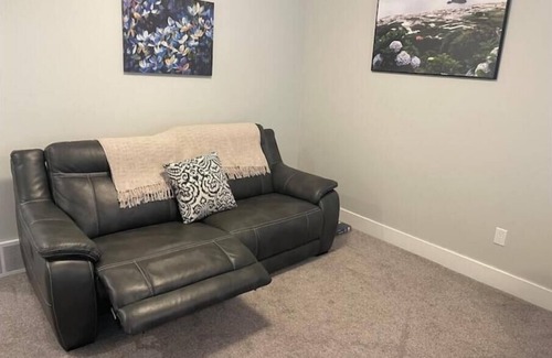 Castlegar Casa | Peaceful & close to skiing/lakes