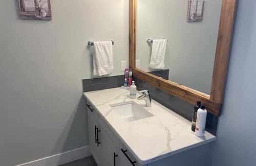 Castlegar Casa | Peaceful & close to skiing/lakes