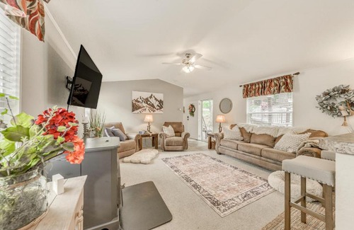 Cloudcroft Casa | Peaceful Cloudcroft Vacation Rental Walk to Shops