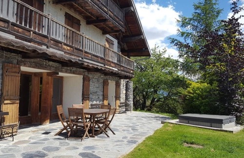 Seez Chalet De Esquí | Peaceful, comfortable mountain chalet with sauna and jacuzzi
