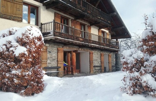 Seez Chalet De Esquí | Peaceful, comfortable mountain chalet with sauna and jacuzzi