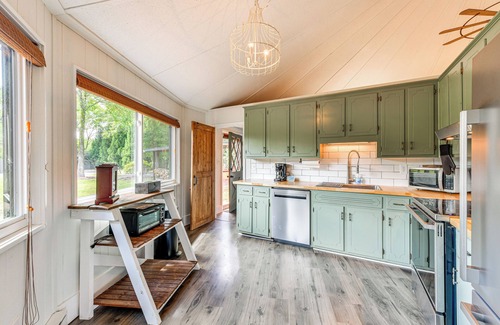 Concord Cabina | Peaceful Concord Cabin Near Parks & Hiking!