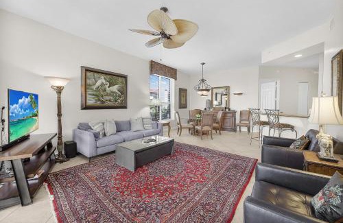 Marco Island Casa | Peaceful condo with pool and steps to South Beach