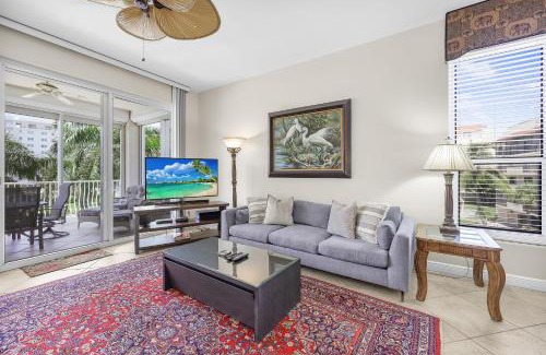 Marco Island Casa | Peaceful condo with pool and steps to South Beach