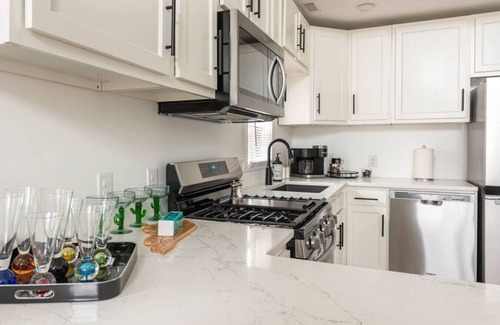 Germantown Casa | Peaceful Contemporary Close to Everything