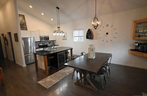 Stenen Cabaña | Peaceful cottage getaway at Good Spirit - 3 bedrooms and 2 bathrooms