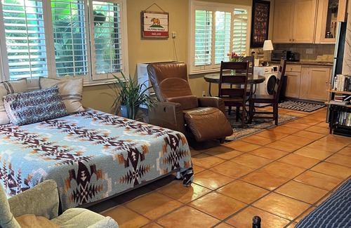 Caballo Hills Cabaña | Peaceful cottage in Oakland hills with WiFi access