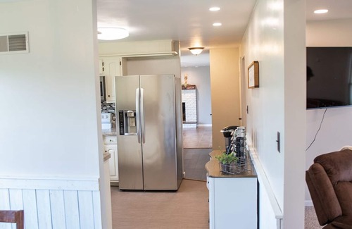 Ronks Casa | Peaceful Cottage in the heart of Amish Country with hot tub.