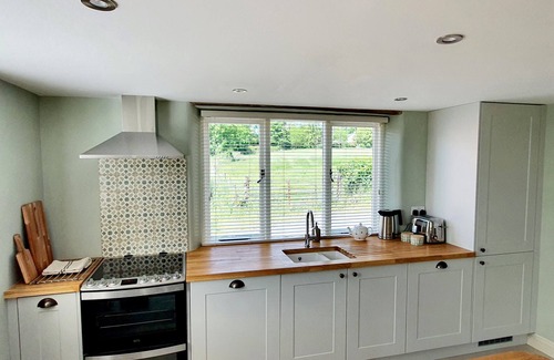 Leominster Cabaña | Peaceful cottage nr Ludlow & Leominster, newly renovated, large garden & orchard