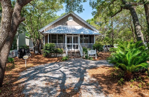 Grayton Beach Cabaña | Goodnight Moon: Casa de Grayton Beach recientemente renovada - ¡Se incluyen 2 bicicletas!