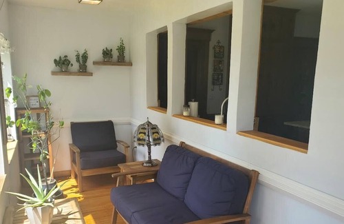 Cedar Falls Otro | Peaceful country farmhouse with wooded acreage