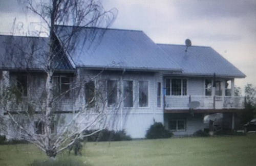 Morden Casa | Peaceful Country Home Away From Home in the Beautiful Pembina Hills Valley, Mbca