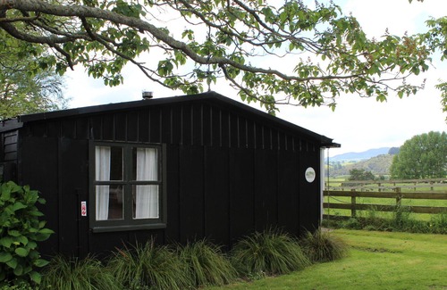Ngakuru Cabaña | Peaceful Country Retreat - 10 mins from thermal hot pools