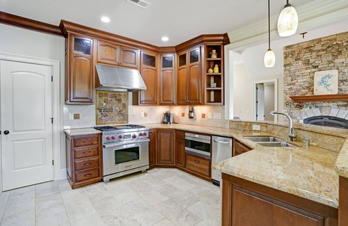 Hayesville Casa | Peaceful Cove on Lake Chatuge-Dock-Hot Tub-Sauna