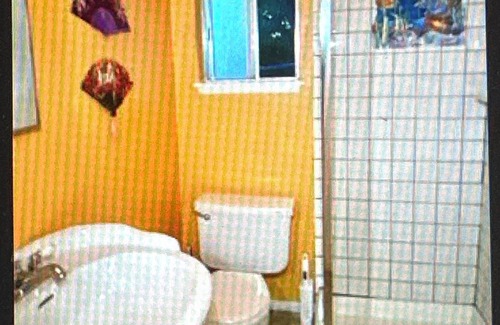 Nice Cabina | Peaceful & Cozy lakeside cottage w/ free parking