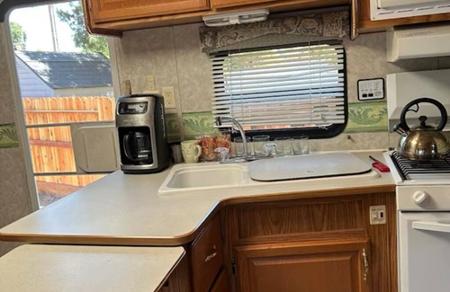 Ceres Casa | Peaceful/Cozy RV 4-Beds/Driveway for Parking
