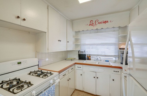 Del Rey Oaks Casa | Peaceful Del Rey Oaks Retreat: 2 Mi to Beaches!