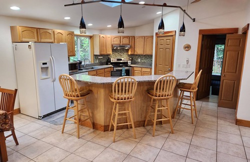 Duvall Casa | Peaceful Dog-Friendly Home on 10 Acres with Office, Porch & Laundry