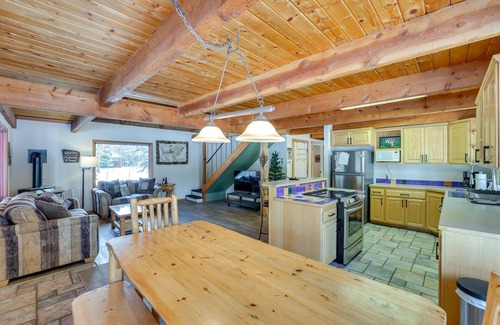 Tamarack Resort Cabina | Peaceful Donnelly Retreat < 1 Mi to Lake Cascade!