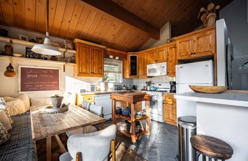 Arrowbear Lake Cabina | Peaceful ECO Sauna Cedar Hot Tub EV Mountain Views