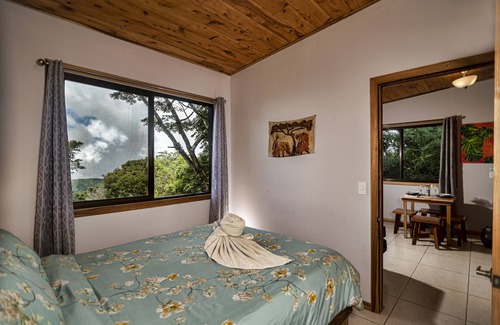Monteverde Casa | Peaceful Eco-Suite in Monteverde with Wildlife Views & Private Entry