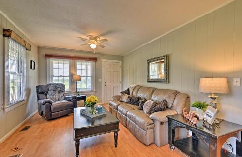 Elkin Casa | Peaceful Elkin Vacation Rental about 17 Mi to Mt Airy!