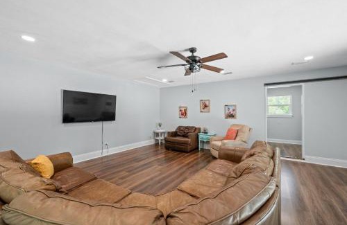 Fairhope Casa | Peaceful Fairhope Retreat-Large home on 1 acre lot