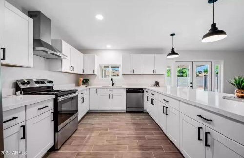 North Mountain Casa | Peaceful Family Friendly 4 Bedroom Home with pool