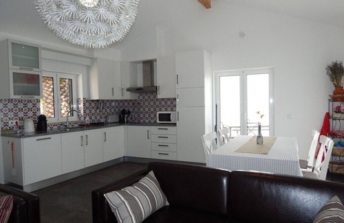Mouraria Cabaña | Peaceful family retreat by the pool, only minutes away from the beach