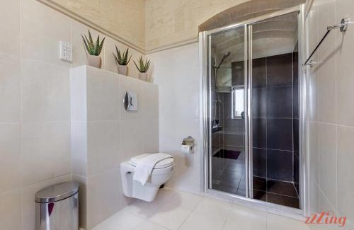Ggantija Villa | Peaceful Farmhouse Retreat with Pool & Sun Lounger