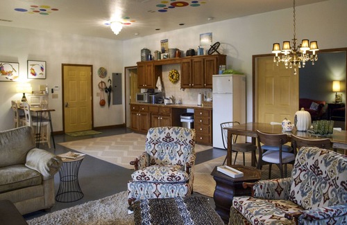 Fayetteville Cabaña | Peaceful Fayetteville Getaway - Pets Welcome!