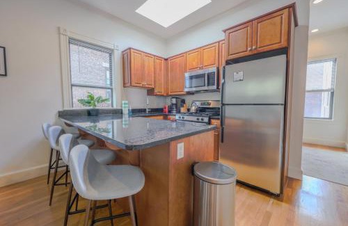 Fenway–Kenmore Apartamento | Peaceful Fenway 1br Patio Keyless Entry