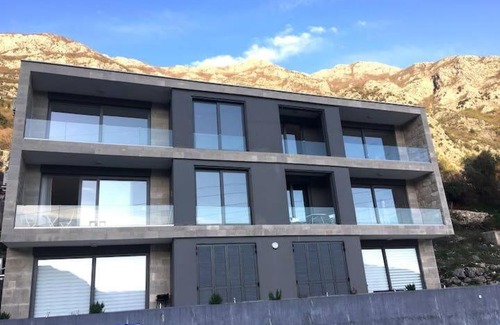 Risan Apartamento | Peaceful flat with pool & great view in Risan! - View 9