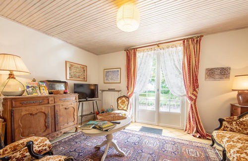 Saint-Benoit-sur-Loire Cama Y Desayuno | Habitaciones tranquilas con jardín floral y comidas caseras, se admiten mascotas