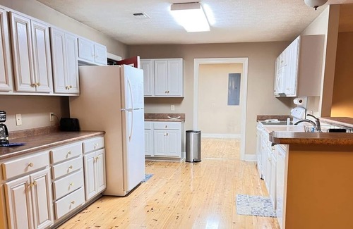 Pheba Casa | Peaceful Gated 2 Bedroom House with Beautiful View