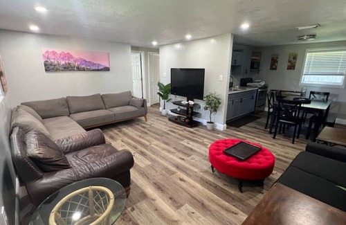 Citrus Park Casa | Peaceful getaway and Explore Tampa!