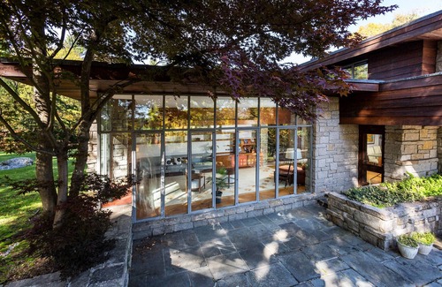 Northborough Cabaña | Peaceful Getaway Cottage on grounds of historic mid-century gem