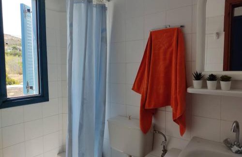 Ampelas Apartamento | Peaceful getaway for 2 - amazing sea view/sunbeds!